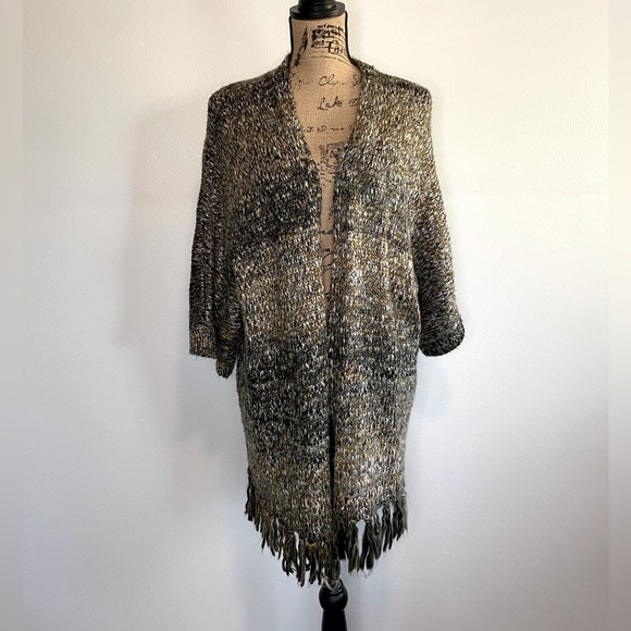 World Market Women’s Cable Chunky Knit Cardigan Fringe Short Sleeve One Size - Picture 1 of 8